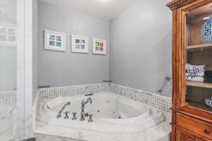Aspen VillasBleeker Street Townhome 2 plus Den