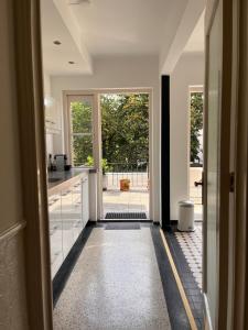 Spacious apartment with roof terrace and balcony