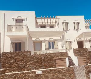 Irinis Tinos Residences