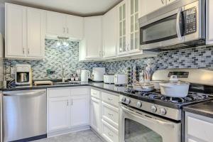 Stylish Forest Retreat Minutes from DC - Gary