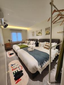 The Seven Room Near Tebrau and Mount Austin