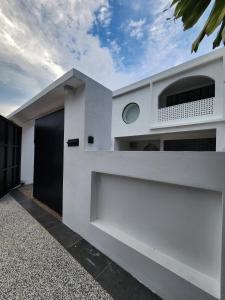 The Seven Room Near Tebrau and Mount Austin