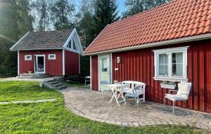 3 Bedroom Cozy Home In Brunskog