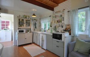 3 Bedroom Cozy Home In Brunskog