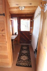 Serene Earth Ship King Suite with Mountain views