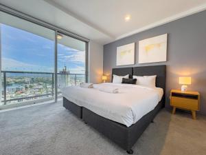 Spectacular Views Level 30