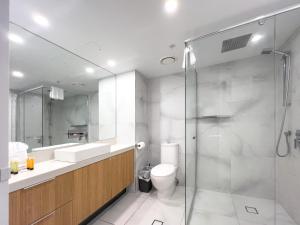 Spectacular Views Level 30