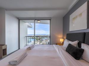 Spectacular Views Level 30