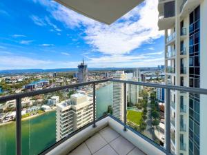 Spectacular Views Level 30