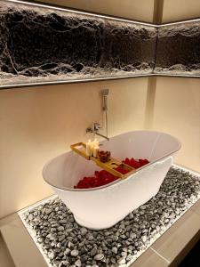 Wot Luxury Silver Center