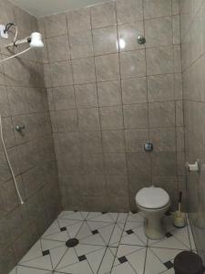 casa bem próxima a feira livre e do Santuário