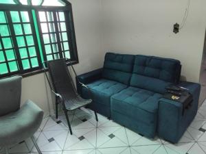 casa bem próxima a feira livre e do Santuário