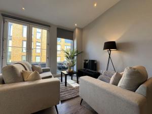 Spacious 2 Bed Apartment By CRSL
