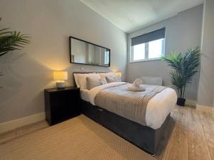 Spacious 2 Bed Apartment By CRSL