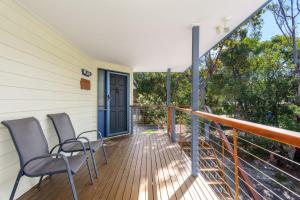 Mortimer - Rainbow Shores. Walk to beach