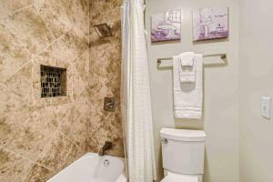 WineDown in Music City FREE Park POOL View