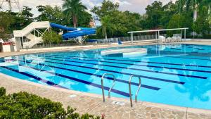 Hermoso Apartasol, cerca al Parque Principal, Piscinas, Aire acondicionado