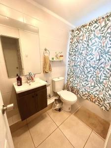 Habitación en casa compartida-Los Dominicos-Parking