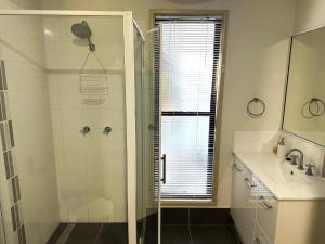 Beachcomber - Rainbow Shores