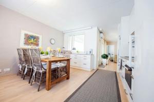 Central and Spacious Apartment for 4 with Sauna