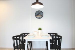 Central Apartment for 4 with Sauna in Downtown