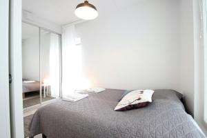 Central Apartment for 4 with Sauna in Downtown