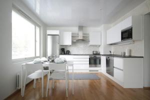 Central and Spacious Apartment for 4 with Sauna