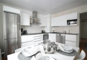 Central and Spacious Apartment for 4 with Sauna