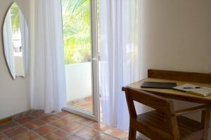 Sayulita main break beach studio