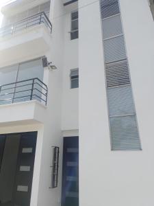 Apartamento lindo con balcon