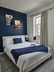 20 minutes to Central Park Manhattan New York City 16 mins Metlife stadium