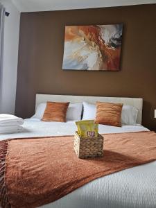 20 minutes to Central Park Manhattan New York City 16 mins Metlife stadium