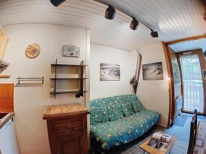 Studio basique 2 pers. au centre de Val-dIsère - FR-1-518-125