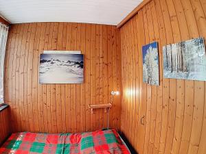 Studio basique 2 pers. au centre de Val-dIsère - FR-1-518-125
