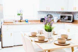 Fast transit to Manhattan with Parking on premises