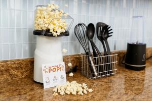 Fast transit to Manhattan with Parking on premises