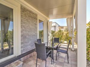 Mobile Home in Banjole near Beach & Pool