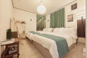 Itaewon Namsan View Stay, Midnight in Itaewon New