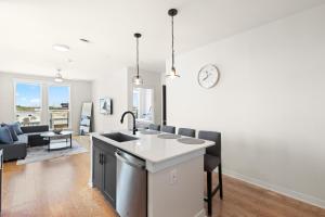 Stylish 1BR Retreat in Houstons Sawyer Yard Art District Minutes to Downtown