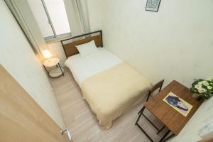 4 min walk to Otemachi station! 12 min walk to Tokyo Station! Spacious 3LDK, large glass windows with good lighting, elevator, convenient transportation, walking distance to the Imperial Palace!