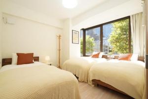 4 min walk to Otemachi station! 12 min walk to Tokyo Station! Spacious 3LDK, large glass windows with good lighting, elevator, convenient transportation, walking distance to the Imperial Palace!