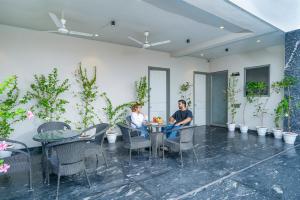 Lime Tree Hotel & Stays Greater Noida Nearby India Expo Centre & Mart