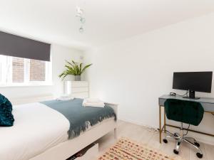 Pass the Keys Charming Tranquil 2 BR Kingston Escape London
