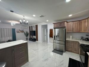 Luxury Haven- Near AC Marriott Hotel Kingston