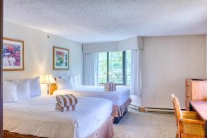 1 Bedroom Condo Perfect Location #303 with Pool and Hot Tub