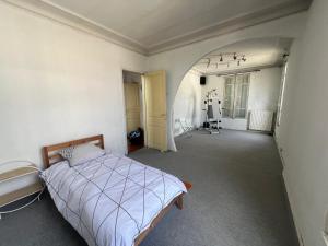 Paradun - Grande Maison Gite sur Argenteuil, Parking dans cour securisée, pour ouvriers ou groupes de travailleurs