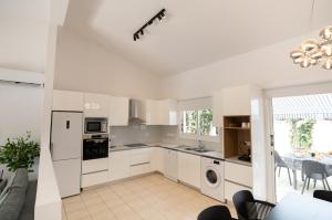 Villa Adela Coral-Bay 3B, Private Pool, Seaside