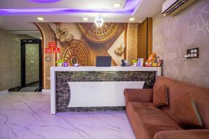 HOTEL SR PALACE, 5 mins from IGI & Domestic Airport Delhi