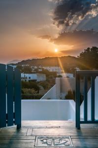 Eiriana Luxury Suites Milos Greece