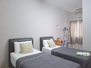 Acacia Guesthouse by ZamanJa